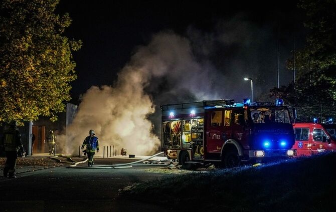 Starke Rauchentwicklung bei Brand im Schulzentrum  - Bild 09_9