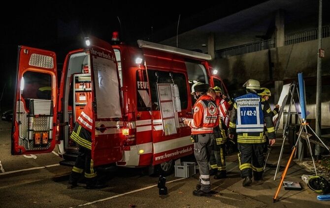 Starke Rauchentwicklung bei Brand im Schulzentrum  - Bild 19_18
