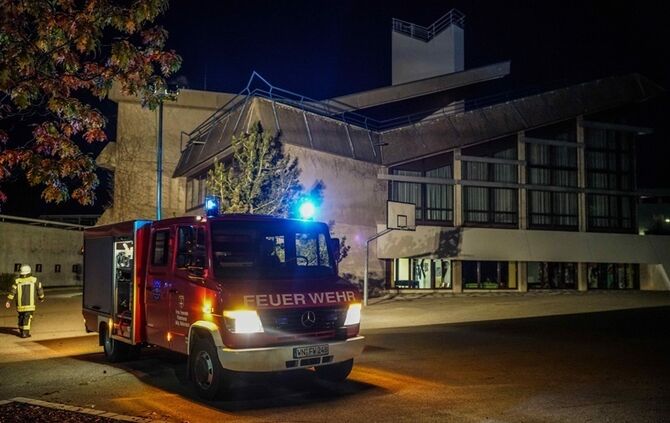 Starke Rauchentwicklung bei Brand im Schulzentrum  - Bild 28_27