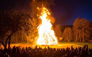 Gigantisches Osterfeuer - Bild 10_0