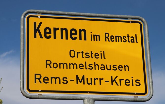 ortsschild kernen im Remstal rommelshausen symbol symbolbild symbolfoto