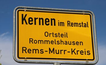 ortsschild kernen im Remstal rommelshausen symbol symbolbild symbolfoto