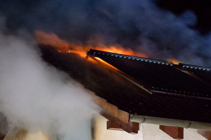 Brand im Dachgeschoss, Daukernweg, Rudersberg-Oberndorf, 14.11.2020.