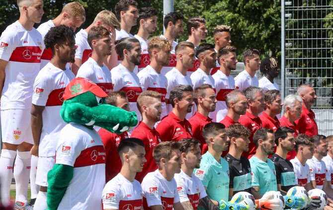 Offizielles Mannschaftsfoto VfB Stuttgart Saison 2019/20_0