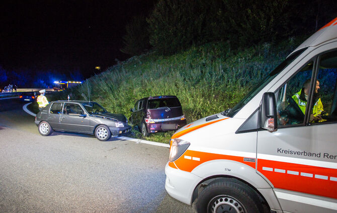 Ein Verletzter nach Unfall auf B14 - Bild 09_5
