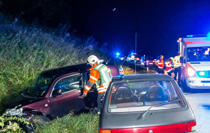 Ein Verletzter nach Unfall auf B14 - Bild 04_9
