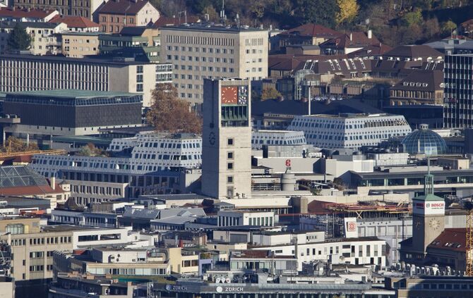 Stuttgart Blick vom Monte scherebelino auf die Innenstadt Rathaus symbol symbolbild symbolfoto