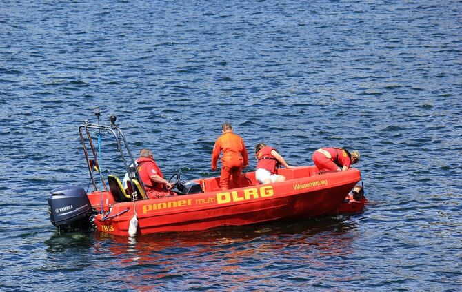 DLRG Lebensrettung Boot Schlauchboot Wasserwacht Lebensretter_0