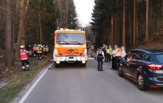 Schwerer Verkehrsunfall - Bild 01_0