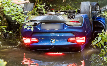 BMW landet im Buchenbach - Bild 22_0