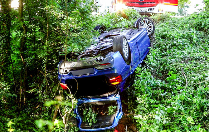 BMW landet im Buchenbach - Bild 01_2