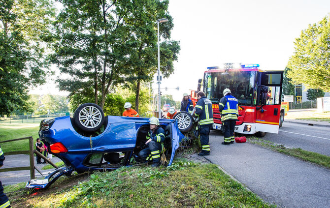 BMW landet im Buchenbach - Bild 02_3