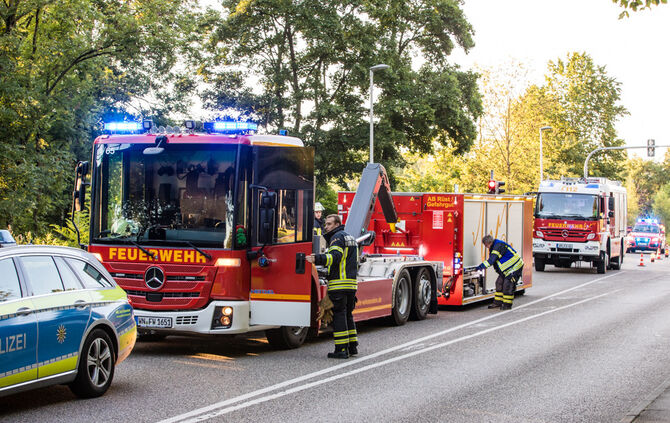 BMW landet im Buchenbach - Bild 11_12