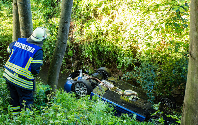 BMW landet im Buchenbach - Bild 13_14