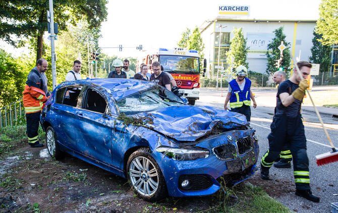 BMW landet im Buchenbach - Bild 16_17