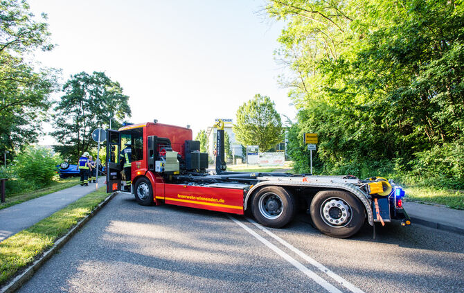 BMW landet im Buchenbach - Bild 21_22
