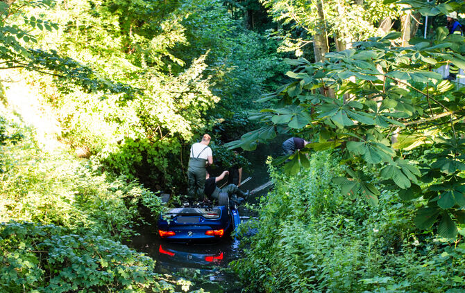 BMW landet im Buchenbach - Bild 29_28