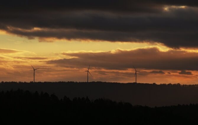 Sonnenuntergang Abendsonne Windräder Windkraft windenergie symbol symbolbild symbolfoto