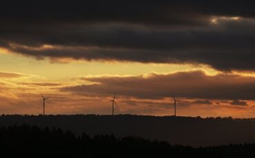 Sonnenuntergang Abendsonne Windräder Windkraft windenergie symbol symbolbild symbolfoto