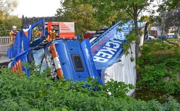 Lkw im Kocher_0