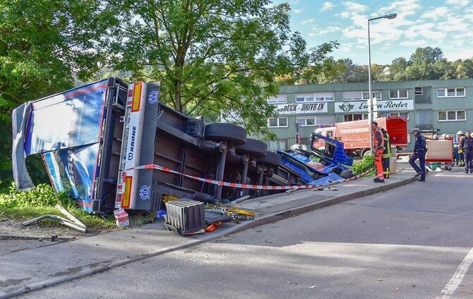 Lkw im Kocher_1