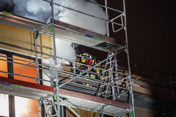 Korb: Brand auf Dach von Neubau