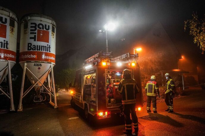 Korb: Brand auf Dach von Neubau
