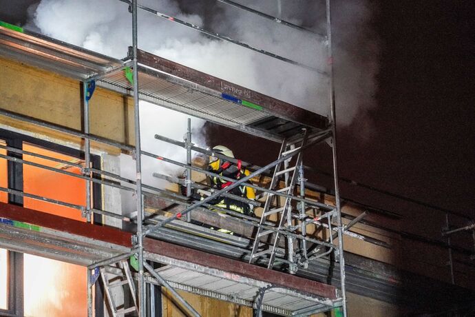 Korb: Brand auf Dach von Neubau