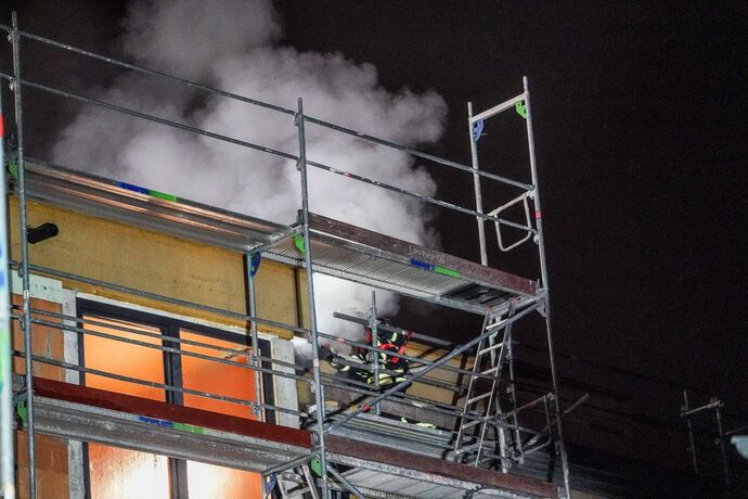 Korb: Brand auf Dach von Neubau