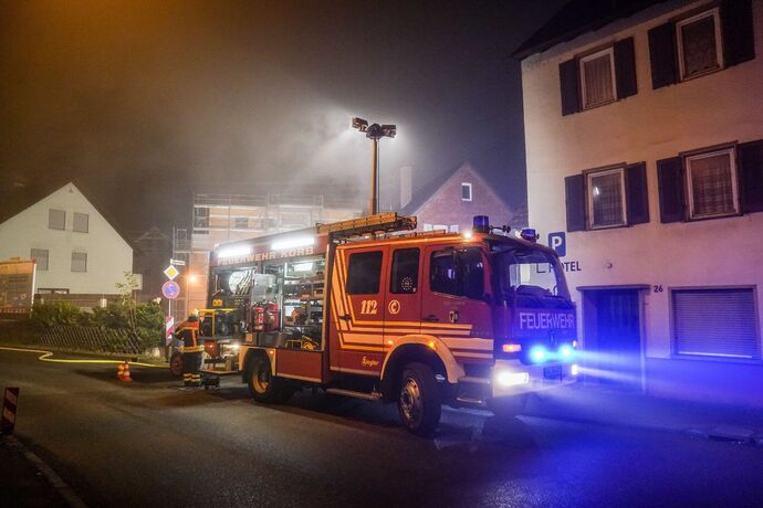 Korb: Brand auf Dach von Neubau
