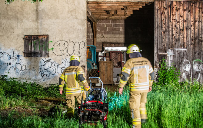 Feuer in einer Feldscheuer, Beethovenstr., Kernen-Rommelshausen, 27.04.2018.