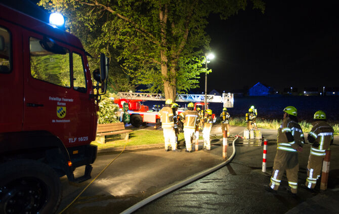 Feuer in einer Feldscheuer, Beethovenstr., Kernen-Rommelshausen, 27.04.2018.