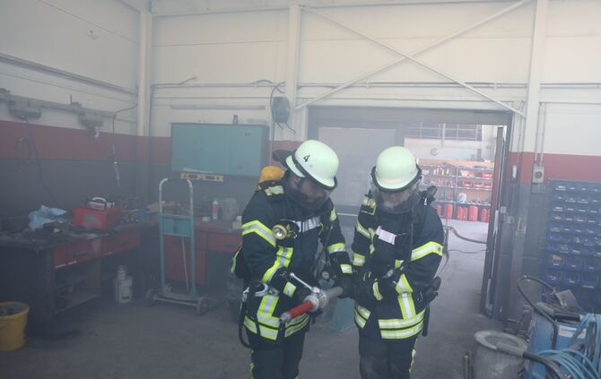 Plüderhausen Freiwillige Feuerwehr Übung Truppmannausbildung Schorndorf Ausbildung Grundausbildung_45