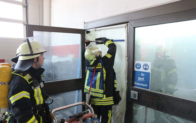 Plüderhausen Freiwillige Feuerwehr Übung Truppmannausbildung Schorndorf Ausbildung Grundausbildung_46