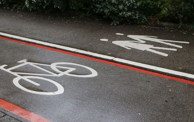 Radweg Symbol fußweg symbol symbolbild symbolfoto