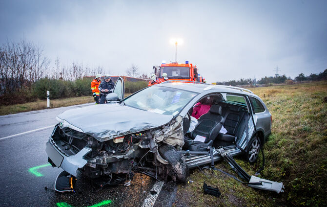 B14 nach Unfall voll gesperrt_9