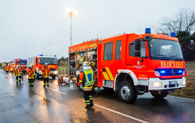B14 nach Unfall voll gesperrt_10