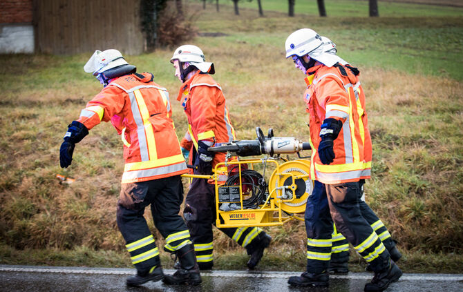B14 nach Unfall voll gesperrt_11
