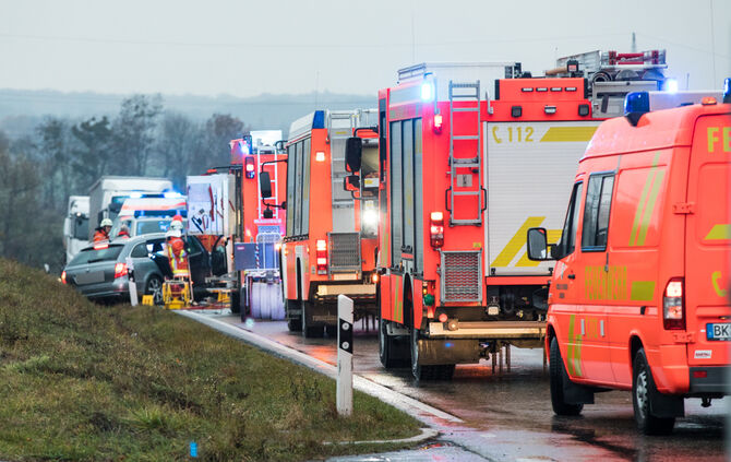 B14 nach Unfall voll gesperrt_12