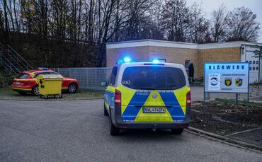 Weinstadt-Endersbach: Arbeiter stuerzt mehrere Meter tief in Becken der Klaeranlage