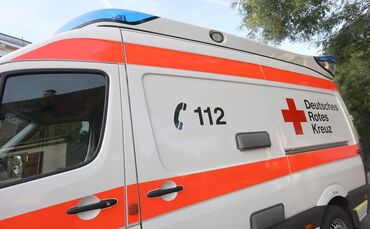 Blaulicht Rettungswagen DRK Rotes Kreuz 112 symbol symbolbild symbolfoto