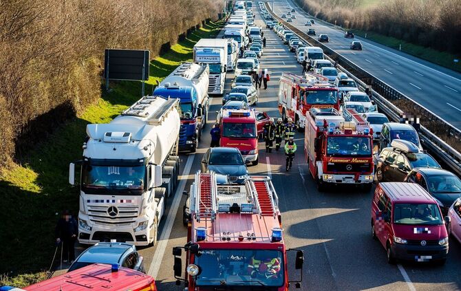 Unfall_A81_Stauende-002_0