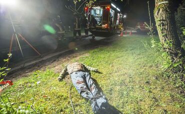 Skurriler Horrorfund in der Rems: PÃ¤rchen findet beim Spaziergang offenbar gekÃ¶pfte Leiche - Feuerwehr birgt nach GroÃeinsatz aber nur eine Puppe_0