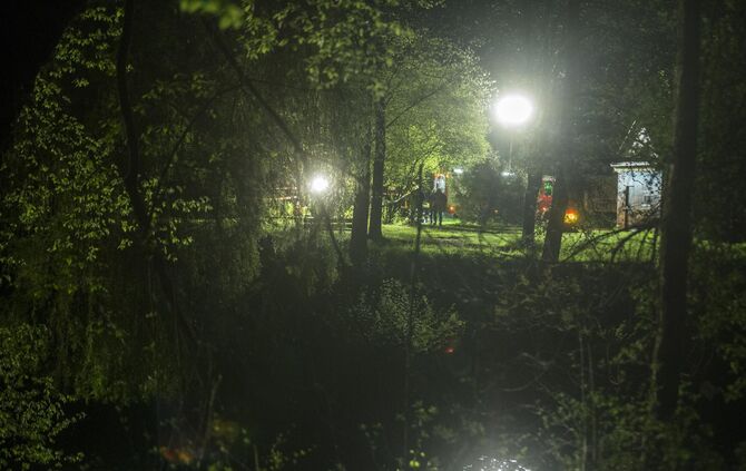 Skurriler Horrorfund in der Rems: PÃ¤rchen findet beim Spaziergang offenbar gekÃ¶pfte Leiche - Feuerwehr birgt nach GroÃeinsatz aber nur eine Puppe_6
