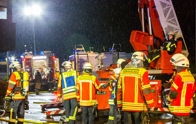 Wieder Brand in Einliegerwohnung - Bild 12_11