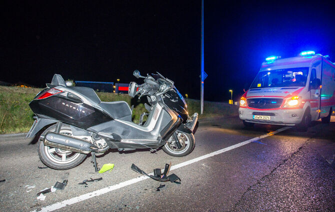 Schwerer Unfall kurz vor Einmündung in B14 - Bild 02_0