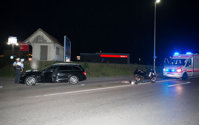 Schwerer Unfall kurz vor Einmündung in B14 - Bild 04_7