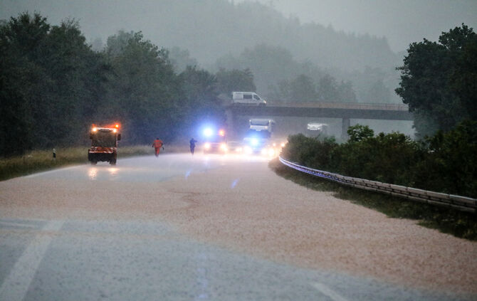 Hochwasser durch Starkregen im Oberen Remstal, Plüderhausen, 11.06.2018.