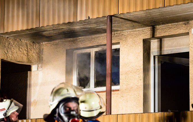 Verpuffung in Wohnung - 1 Verletzter - Bild 08_8
