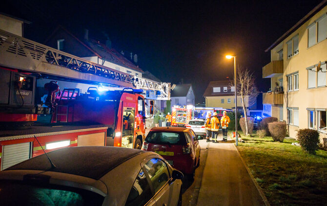 Verpuffung in Wohnung - 1 Verletzter - Bild 16_15